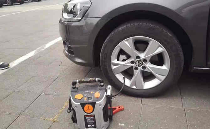 扬中汽车搭电案例